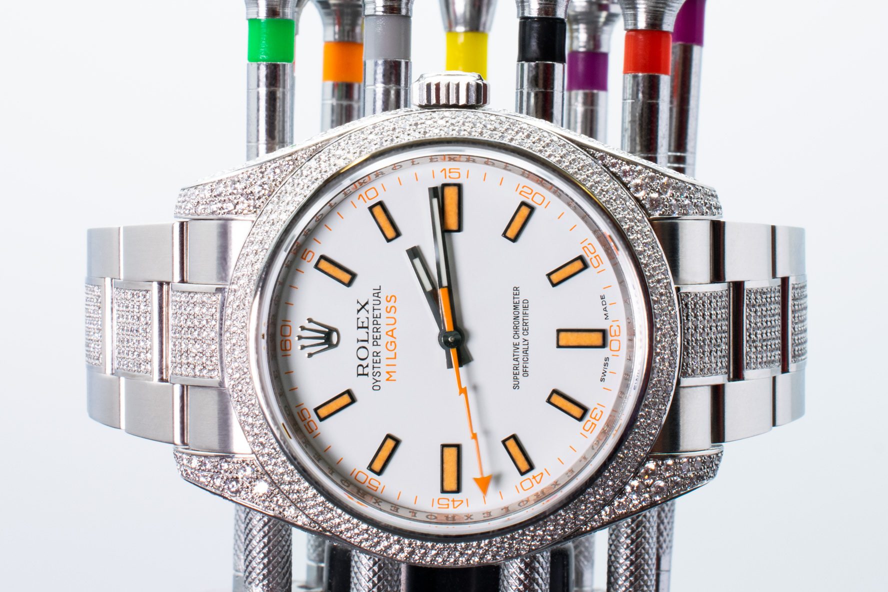 Rolex Milgauss Diamonds Bianco — al polso