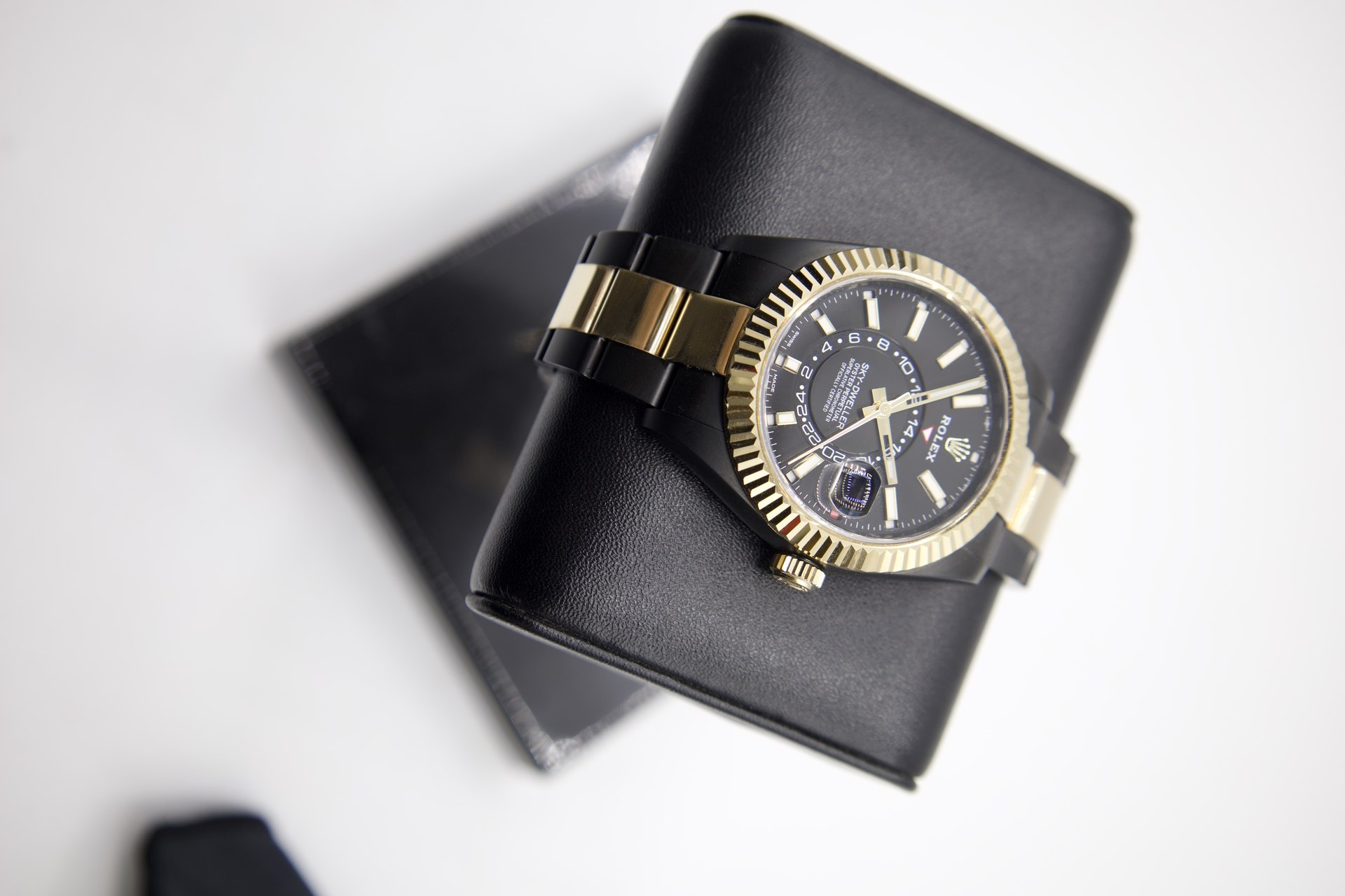 Rolex Sky-Dweller Acciaio Oro Nero — al polso