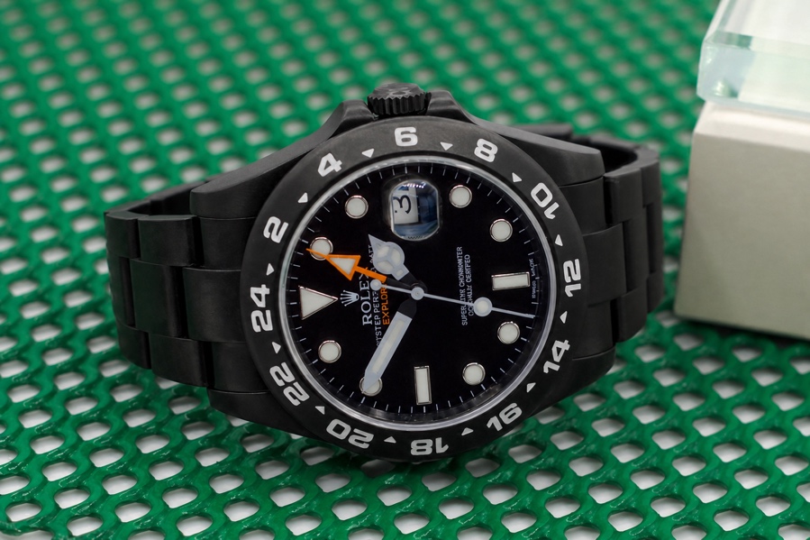 Rolex Explorer II Bianco e Nero — profilo