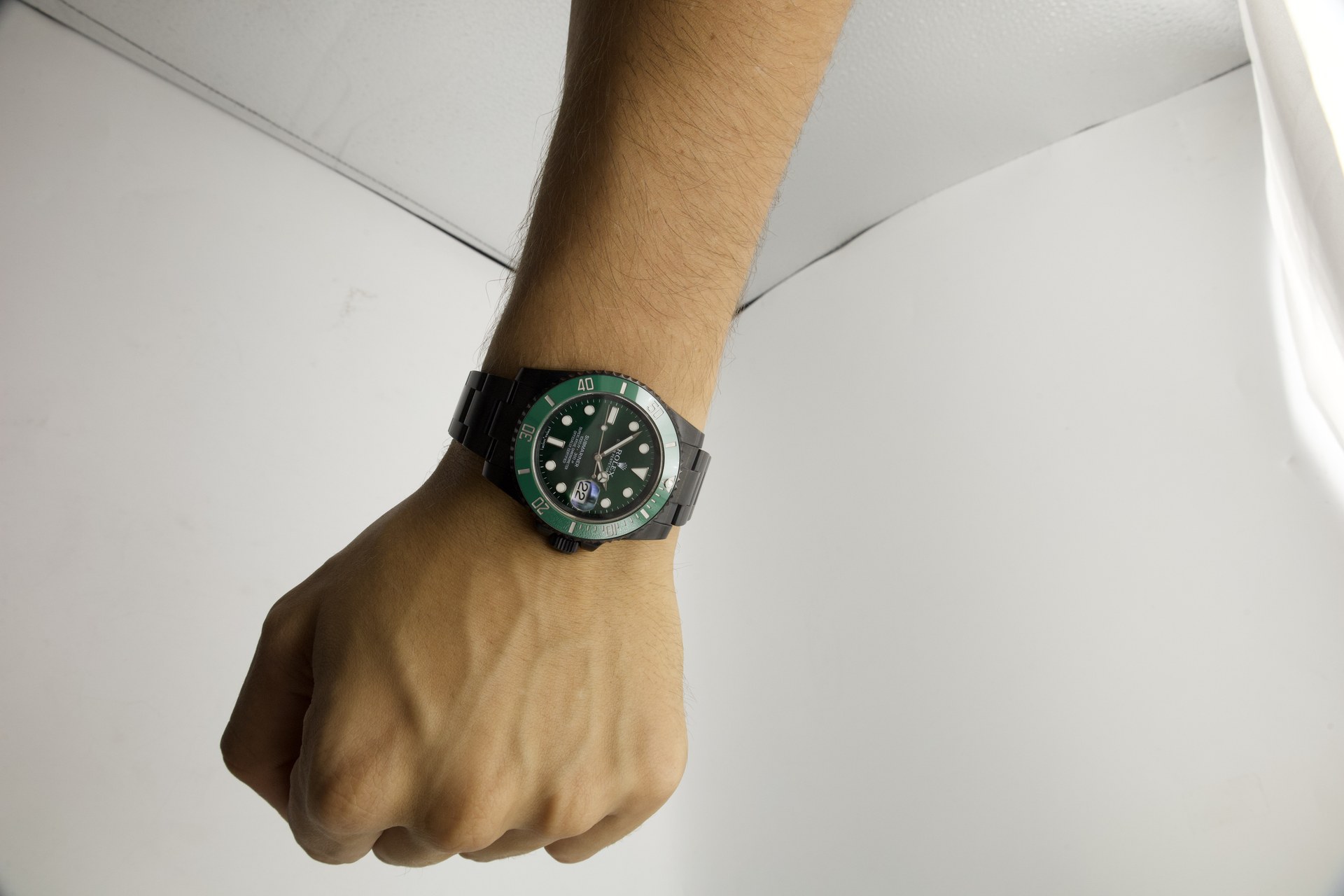 Rolex Submariner Hulk Nero — al polso